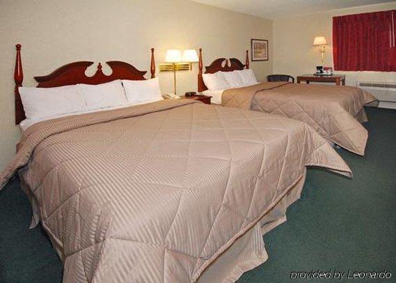 Quality Inn & Suites Newberry Room photo